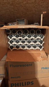 Full Case of General Electric Fluorescent Bulbs, 24 Bulbs in Box, F18T12CWHO 30 Watts, 4100K Color Temperature, Cool White, High Output