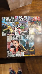Outsiders Comic Book Lot, Five Comic Books DC