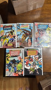 Justice League of America Vintage Comic Book Lot, 5 Comics DC