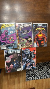 Robin, Nightwing and Batman Comic Book Lot, 5 Comics