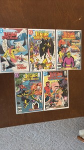 Legion of Super Heroes Comic Book Lot, DC Comics Issues 321,322,323,325,325