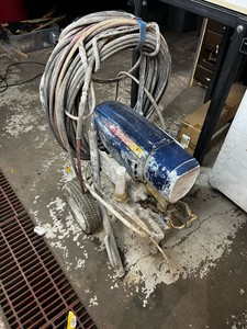 Graco Ultra Max Commercial Airless Paint Sprayer w Long Hose On Cart - Contractor Grade