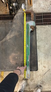 Pipe Wrench 31 inch