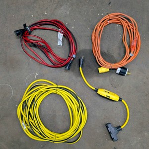 Lot of (3) extension cords and fused three-way splitters