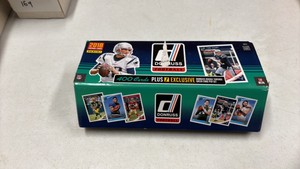 2018 Donruss Football Card Set, Some Cards May Be Missing, We Havent Checked to Verify Every Card is Included