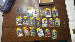 NFL Football Card Rookie Lot, Lots of Star Rookie Cards
