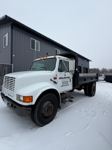 1993 International Dump Truck, had engine rebuild and new dump put on about 4 years ago & has an extra Dump Truck hood.