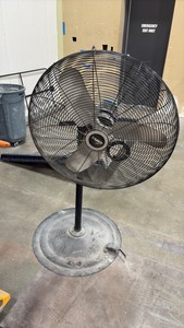 Lasko Pedestal 30 Industrial Oscillating Fan