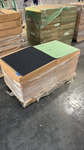 (20 boxes) Shaw Carpet squares. 24x24