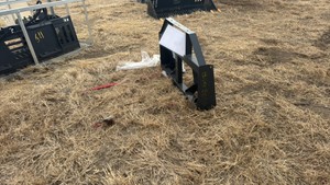 Skid Steer Bale SpearLandhonor2025UnusedBS-12-2500G