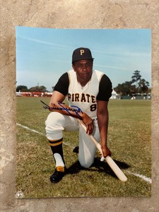 Willie Stargell Autographed 8x10 Baseball Picture