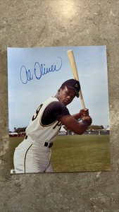 Al Oliver Autographed 8x10 Baseball Picture