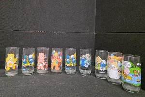 VINTAGE Collectible 1980s Cartoon Drinking Glasses. Charlie Brown, Care Bears, etc.