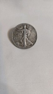 1945 WALKING LIBERTY HALF DOLLAR