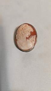 VINTAGE STERLING CAMEO BROOCH