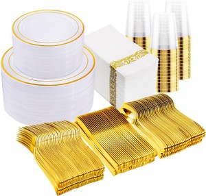 700 Piece Gold Dinnerware Set for 100 Guests, Plastic Plates, Napkins, Dessert Plates, Forks, Spoons, Knives, Cups RETAIL $80.00