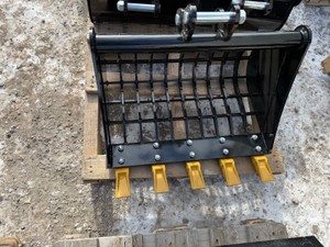 60CM Toothed Webbed Mini Excavator Bucket