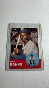 TOPPS Ernie Banks Chicago Cubs Card