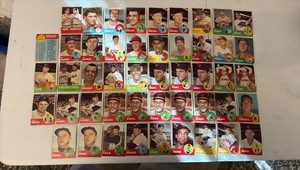 (48) VINTAGE Topps baseball cards