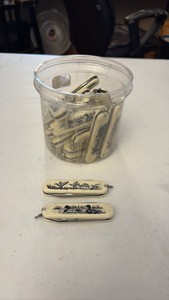 SCRIMSHAW pocket knives