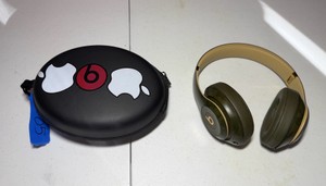 BEATS Studio 3 Wireless Noise Cancelling Camo headphones with case