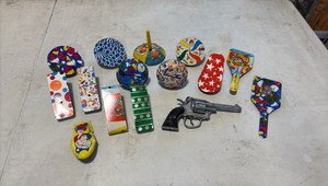 VINTAGE tin litho toy noise makers mid-century Eagle cap gun