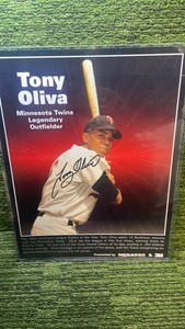 Tony Oliva autographed picture 8 X 10 Minnesota Twins