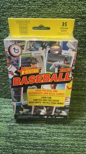 2023 Topps Heritage MLB hanger box 35 trading cards
