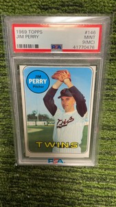 1969 Topps, Jim Perry P Minnesota Twins PSA graded 9(MC)