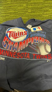 1991 AL-West division champions Minnesota Minnesota Twins T-shirt with tag XL