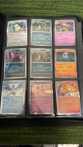 Pokmon mix lot-Binder with 70 cards
