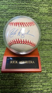 Minnesota Twins, Rick Aguilera autographed baseball