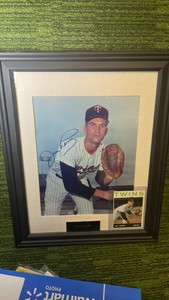 Minnesota Twins, Jim Perry, framed Autographed picture and card VINTAGE