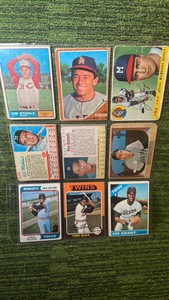 Miscellaneous mix of vintage baseball includes Tony Oliva