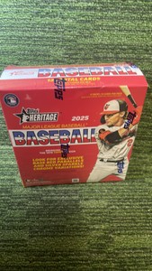2025 Topps Heritage, MLB mega box 17 packs 8 cards