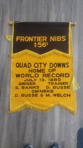 1980 horse racing display piece