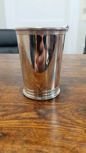 1976 Kentucky derby souvenir cup