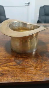 1985 hat shaped trophy HOLLYWOOD PARK $100,000