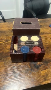 horse themed antique poker chip set