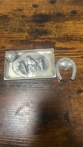 antique MAN O WAR Kentucky Derby souvenirs