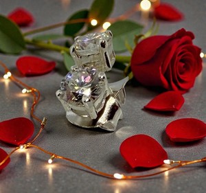 1 CT DIAMOND STUD EARRINGS