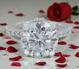 Gorgeous 4.60 Ct Diamond Solitaire Ring
