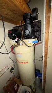INGERSOLL Rand 5HP 60 Gallon single-stage air compressor