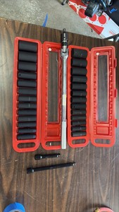 IMPACT socket set with a swivel-head breaker
