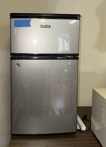 EMERSON  mini fridge.