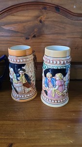 2 German Steins, 2 different scenes