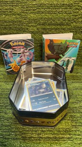 Pokmon Mixed Lot, Two mini- Books and Singles
