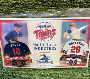 Minnesota Twins Hall of Fame, Inductees Tom Kelly, and 11 commemorative PINS