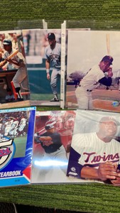 Minnesota Twins Mixed Lot 8 x 12 pictures about 10 pictures along with 1986 Minnesota Twins yearbook