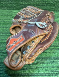 Tony Oliva Edition Macgregor Baseball Glove
